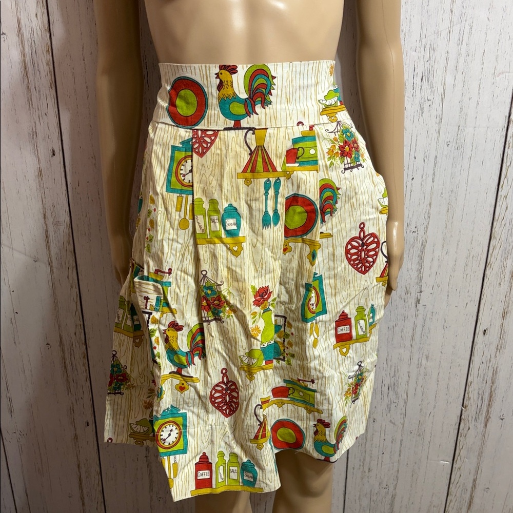 Vintage Aprin Colorful Rooster Print Women's Apron 51" tip to tip